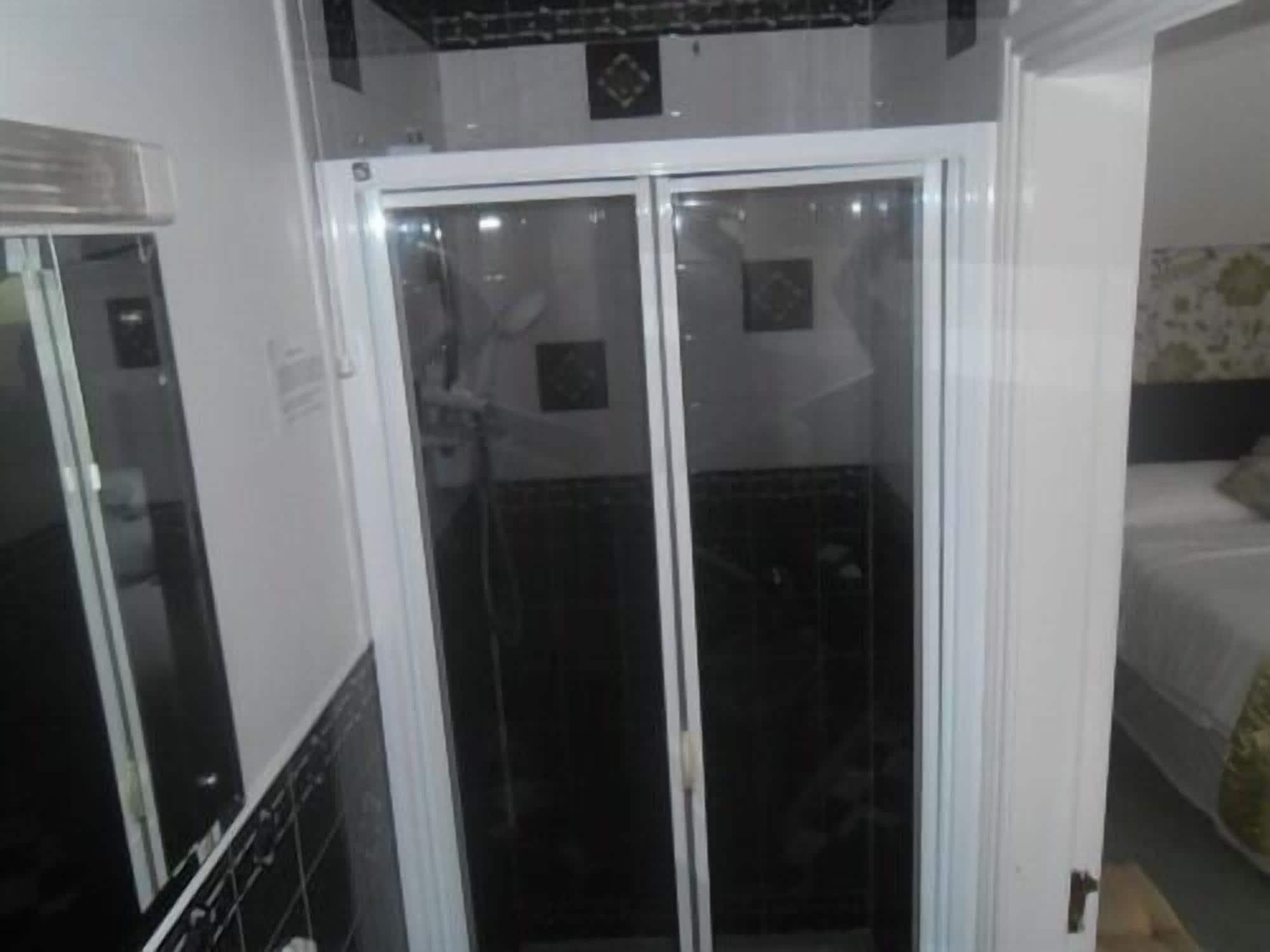 Launard House Κίλκενι Εξωτερικό φωτογραφία