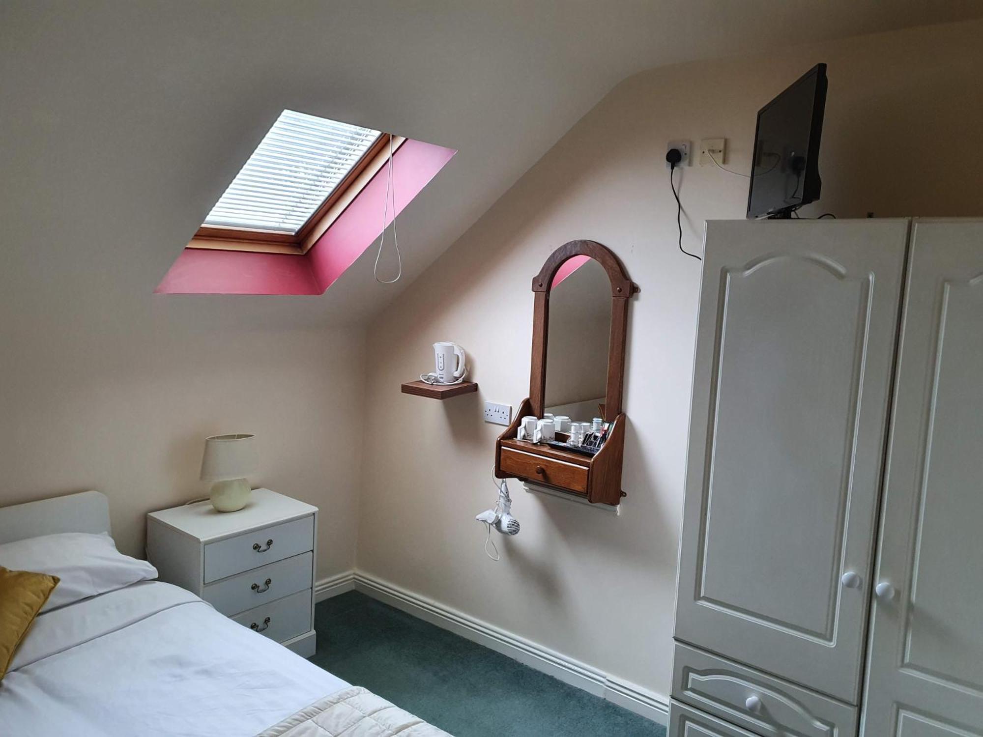 Launard House Κίλκενι Δωμάτιο φωτογραφία